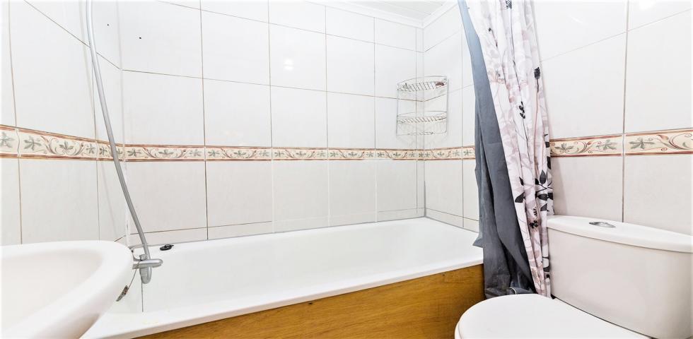 			INCLUSIVE OF  GAS, ELECTRICITY & WATER RATES, Studio Apartment, 1 bath, 1 reception Studio			 Glenmore Road, BELSIZE PARK